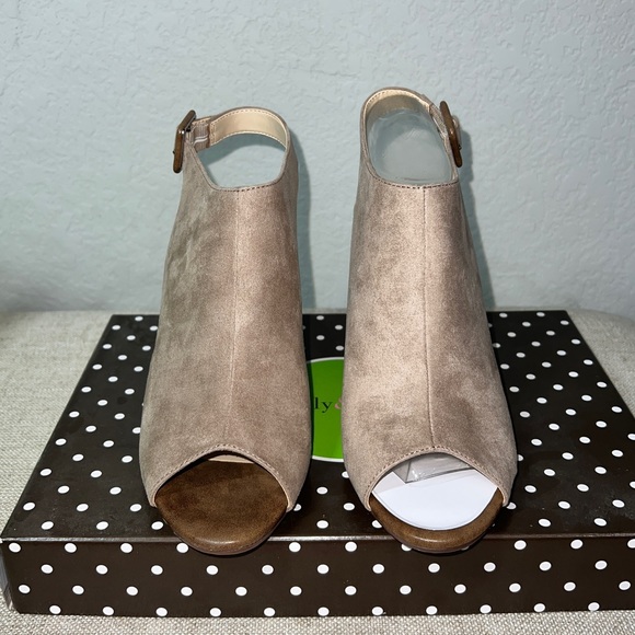 🆕 Kelly & Katie Taupe KK Louisa Booties - Picture 2 of 8